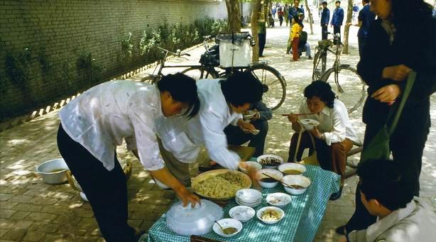 老照片，1985年的西安，那时候我们很落后