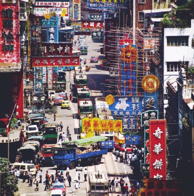 来自英国摄影师镜头下七八十年代的香港，那些霓虹店招太经典了！