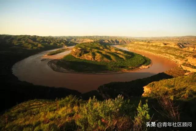 李白一首《将进酒》君不见黄河之水天上来、奔流到海不复还