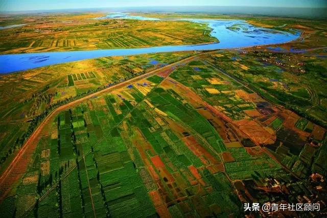 李白一首《将进酒》君不见黄河之水天上来、奔流到海不复还