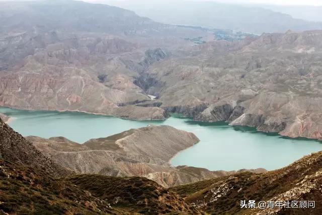 李白一首《将进酒》君不见黄河之水天上来、奔流到海不复还