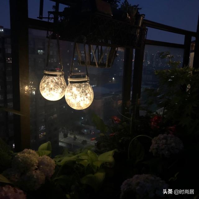 20㎡露台DIY“小花园”，在喧闹城市，寻一处属于自己的小天地