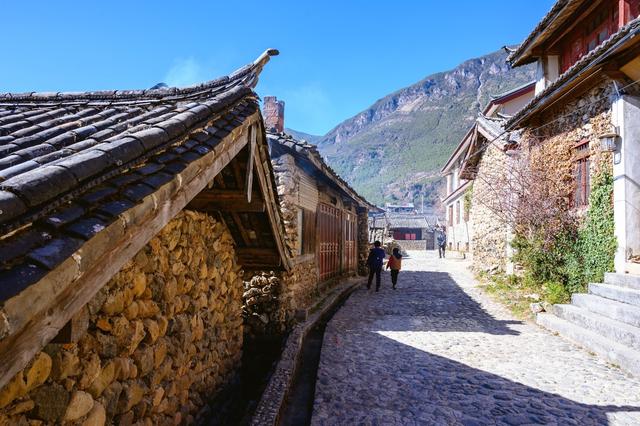 玉湖村，藏在玉龙雪山脚下的世外桃源，被誉为“玉龙山下第一村”