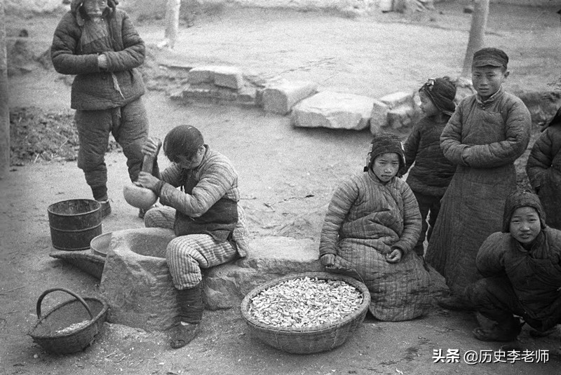 1942年河南大饥荒：数百万人饿死，蒋介石看到照片双腿都哆嗦