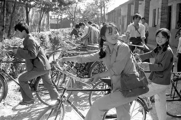 30年今昔对比，衣食住行，没有一处不在改变的