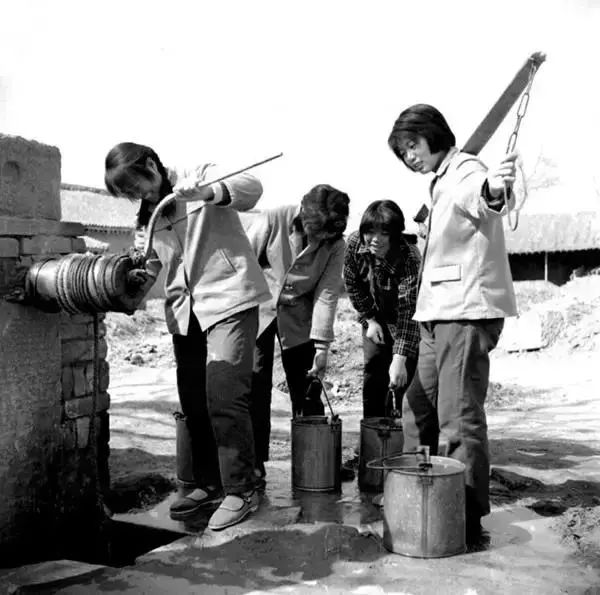 30年今昔对比，衣食住行，没有一处不在改变的