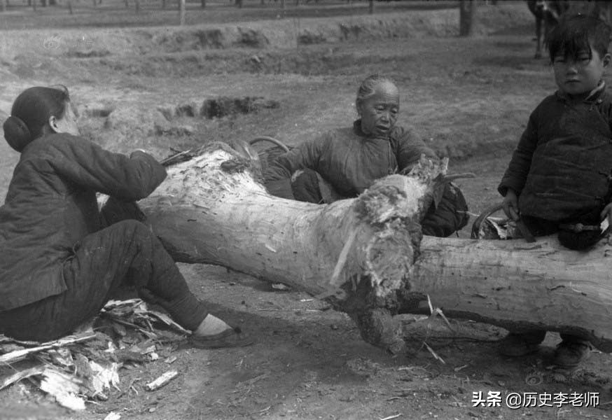 1942年河南大饥荒：数百万人饿死，蒋介石看到照片双腿都哆嗦