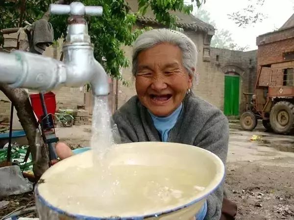 30年今昔对比，衣食住行，没有一处不在改变的