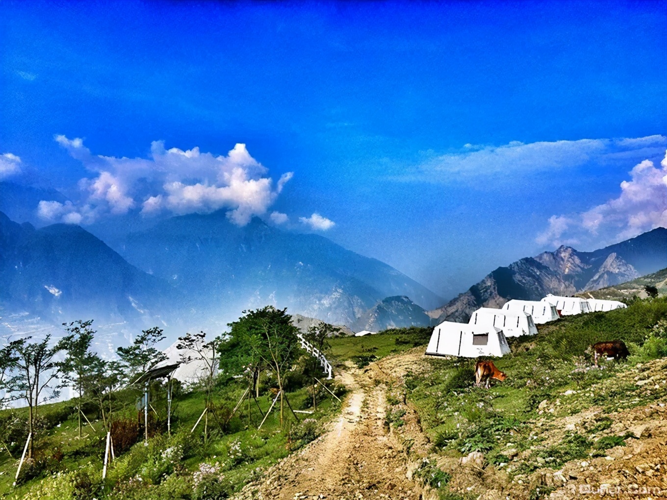 川西一个小县城，风光大好，许多游客说它是“浓缩版的川西”