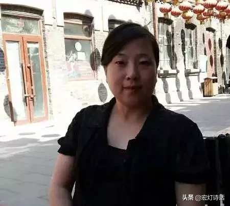 诗歌选读 | 黑龙江五常女诗人左远红，我选择低头 选择轻看自己