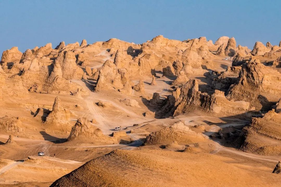 青海私藏的风光，探寻最不像地球的美景，闯入云天之境