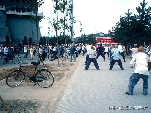 老照片：1977年的北京，你出生了吗？