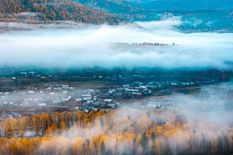 最适合小住几日的小城小镇，累了就出去走走，看山、看水、晒太阳