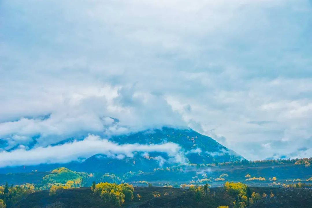 最适合小住几日的小城小镇，累了就出去走走，看山、看水、晒太阳