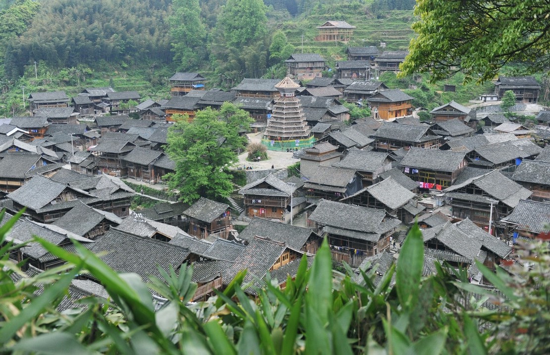 适合春季自驾的两条线路，沿途有花海梯田苗寨，堪称摄影胜地