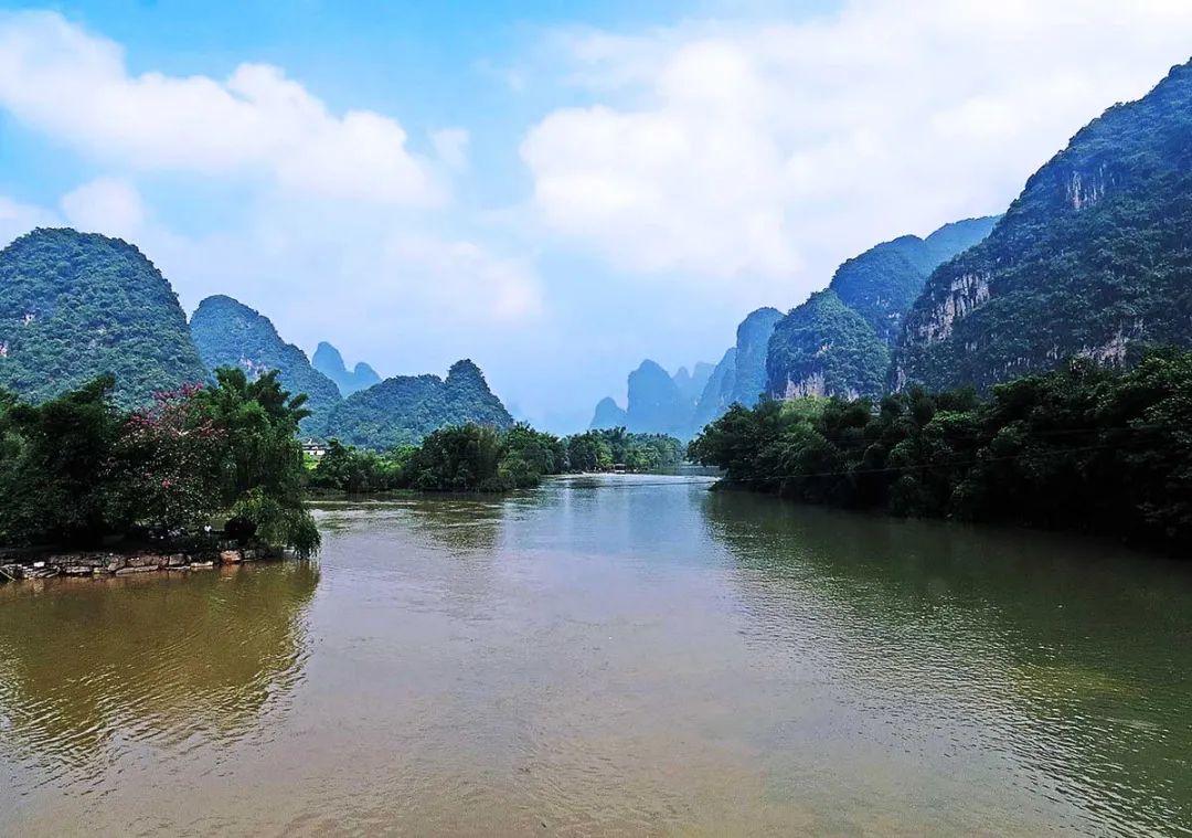 春日的美妙风景，在这12条自驾路线上徐徐展现，沿途与花海并行