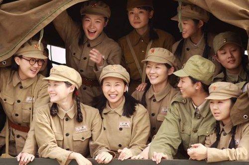 50年代“八千湘女上天山”，王震为什么要招收湖南女兵进疆戍边