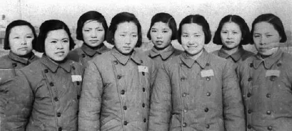 50年代“八千湘女上天山”，王震为什么要招收湖南女兵进疆戍边