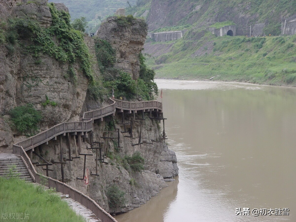 李白两首诗里的蚕丛古国：蚕丛及鱼凫，开国何茫然