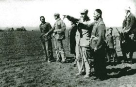 1954年，毛主席为什么要决策成立新疆生产建设兵团