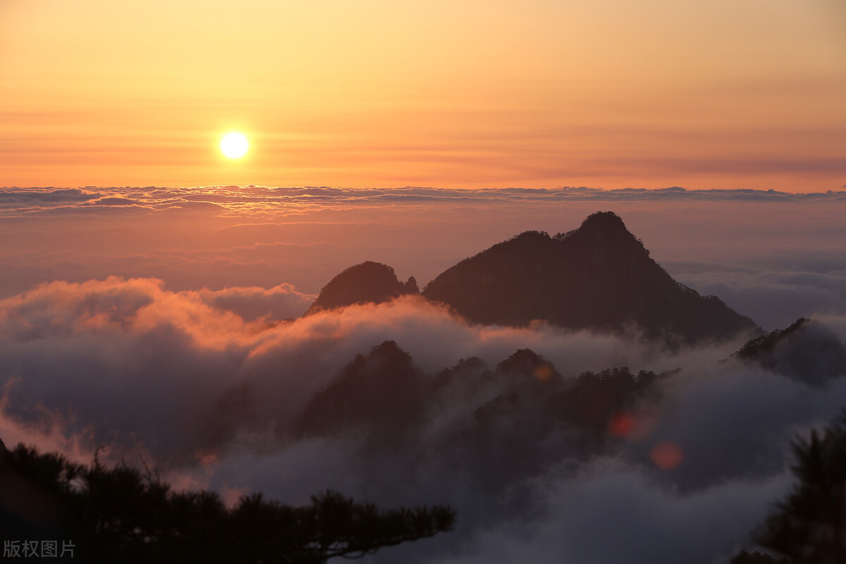 天下第一奇山，也是国家五A级旅游景区，它的雪景和云海太美了吧