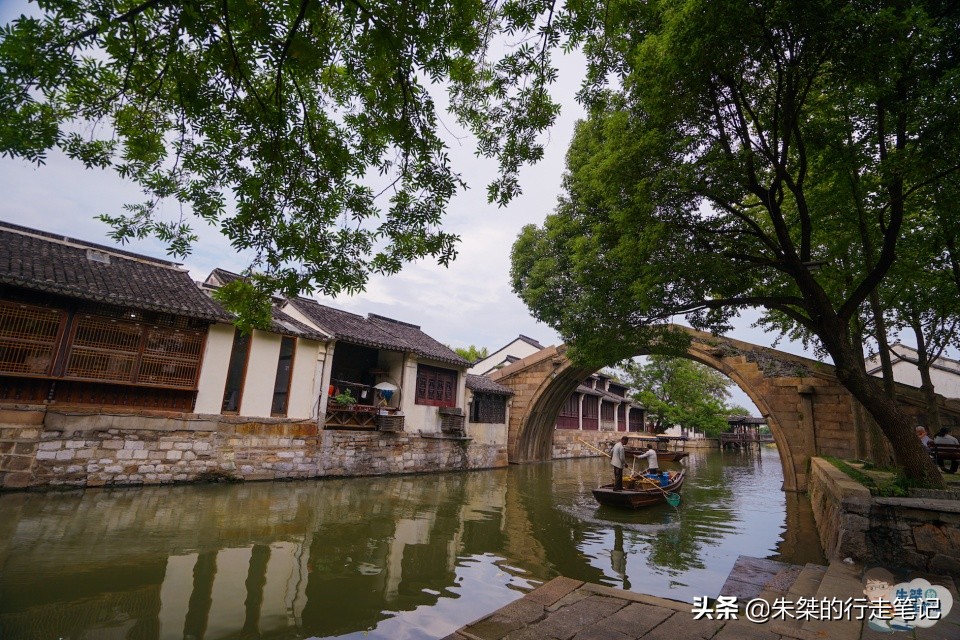 热门的水乡古镇，堪称“天下第一水乡”，内藏明朝首富的水下古墓