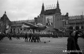 老照片 1958年苏联莫斯科劳动节游行 场面盛大