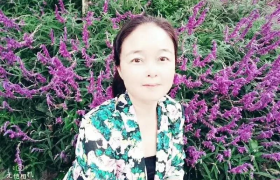 诗歌选读 | 云南玉溪女诗人木槿子，我们捂紧钟表 却捂不住时间