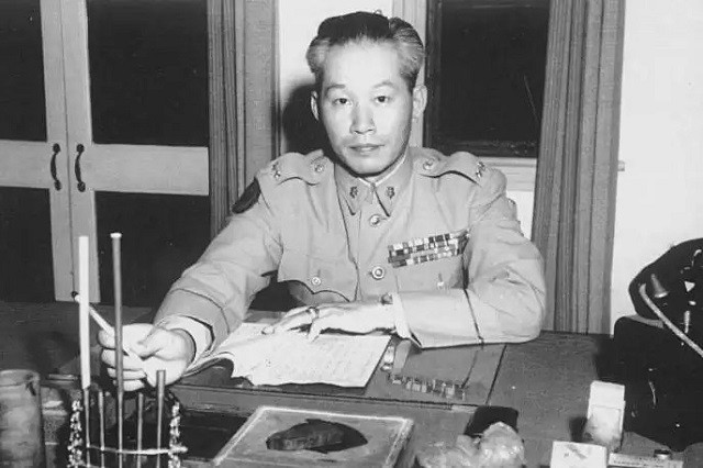 揭秘1949年蒋中正潜逃始末，以及当时中央为何没有拦截？