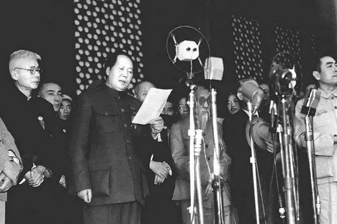 1949年，广东一女护士被汽车接进中南海，47年后她葬入八宝山