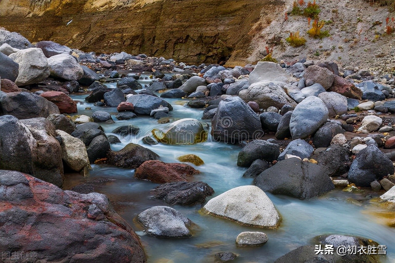 苏轼初冬的赤壁游，写了一句风景，却成了大家经常用到的成语