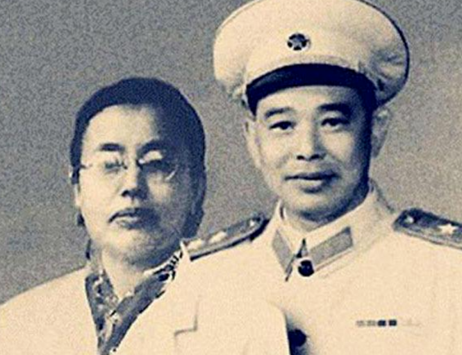 55年授衔时，职位最高的开国中将，舅舅是元帅，大舅哥后成主席