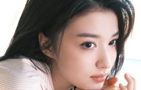 99后女星王楚然晒追剧靓图！花容月貌真是美若天仙